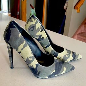 Camo pointy toe shoes